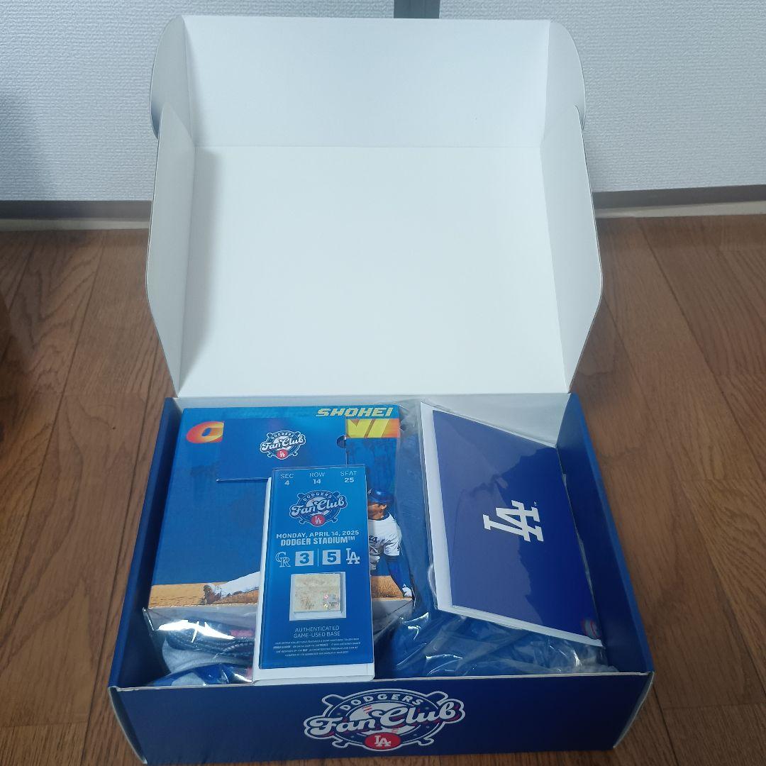 ドジャースファンクラブ　MVP会員入会記念グッズ6点セット+ベース破片チケット
