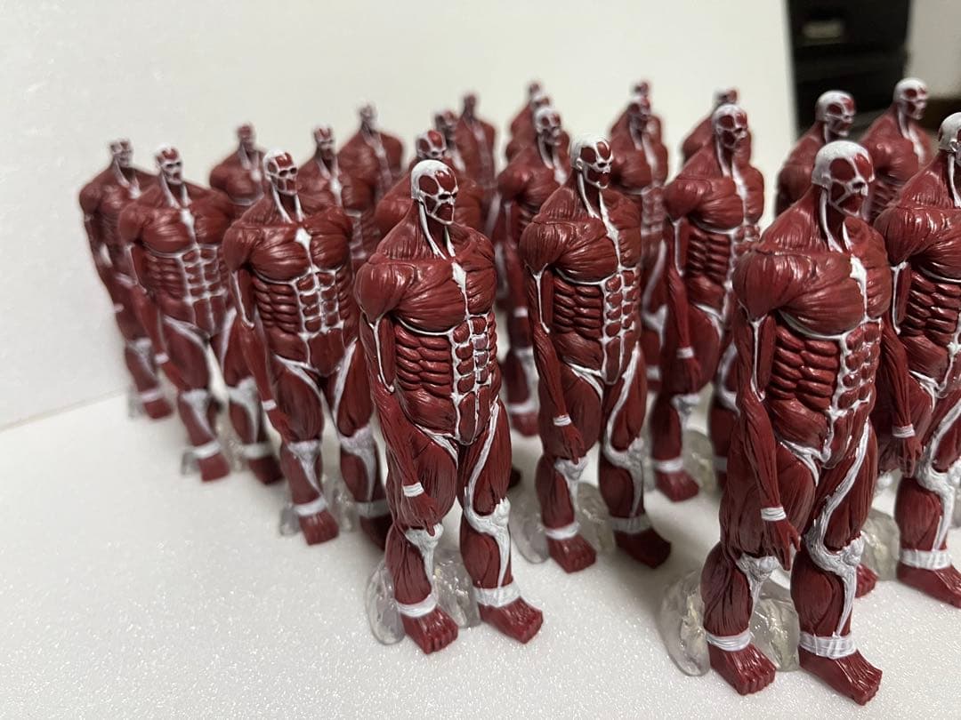 進撃の巨人 終尾の巨人フィギュア　地鳴らしフィギュア23体リペイント