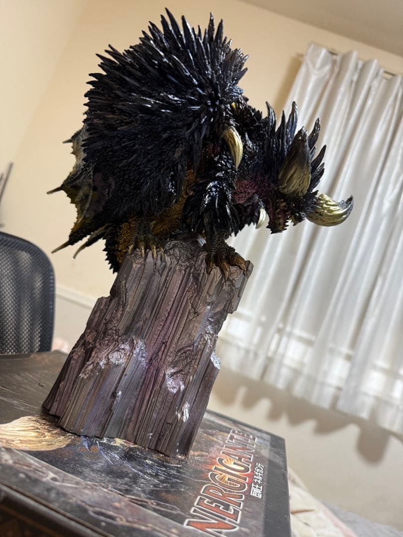 フ*活様 【美品】モンスターハンター 歴戦王 ネルギガンテ フィギュア プレミア