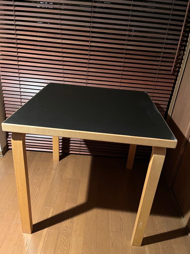 アルヴァ・アアルト　テーブル