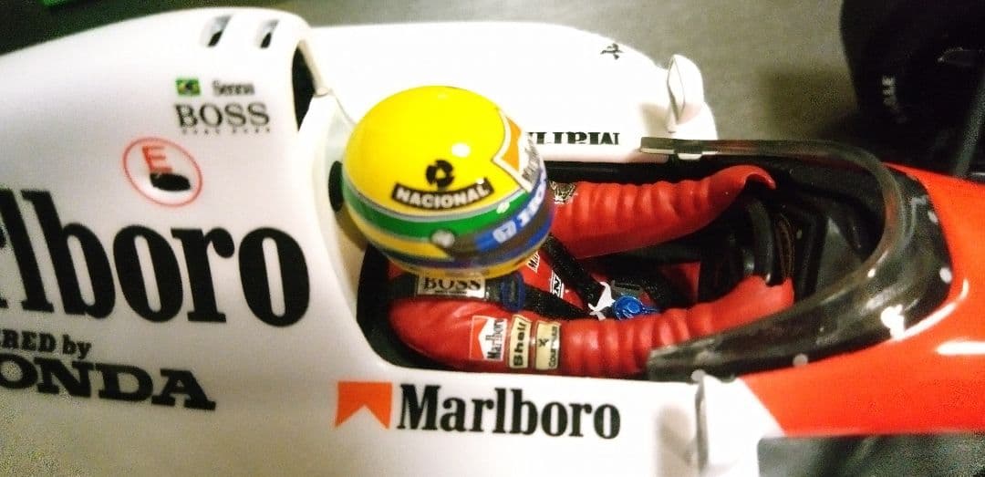 ミニチャンプス 1/18 F1 MP4/6 A.セナ　リペイント