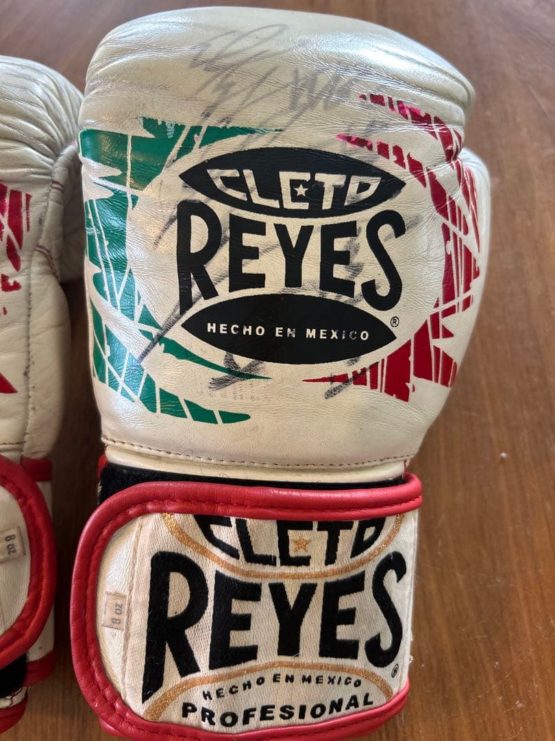 8オンス CLETO REYES ボクシンググローブ 比嘉大吾サイン レイジェス