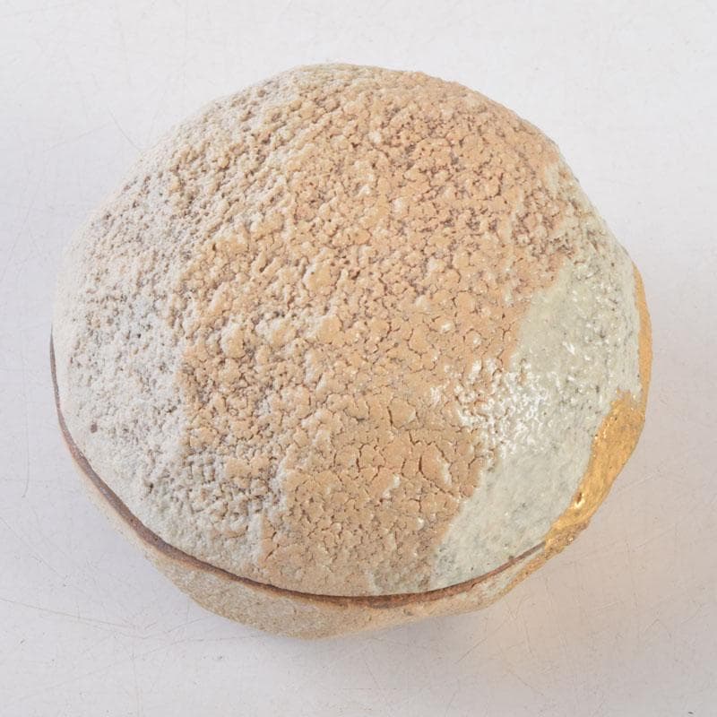 茶道具　小川勲作　金彩　残雪　香合　共箱　V　8775