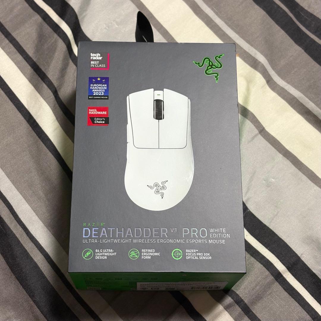Razer DeathAdder V3 Pro White Edition 本体