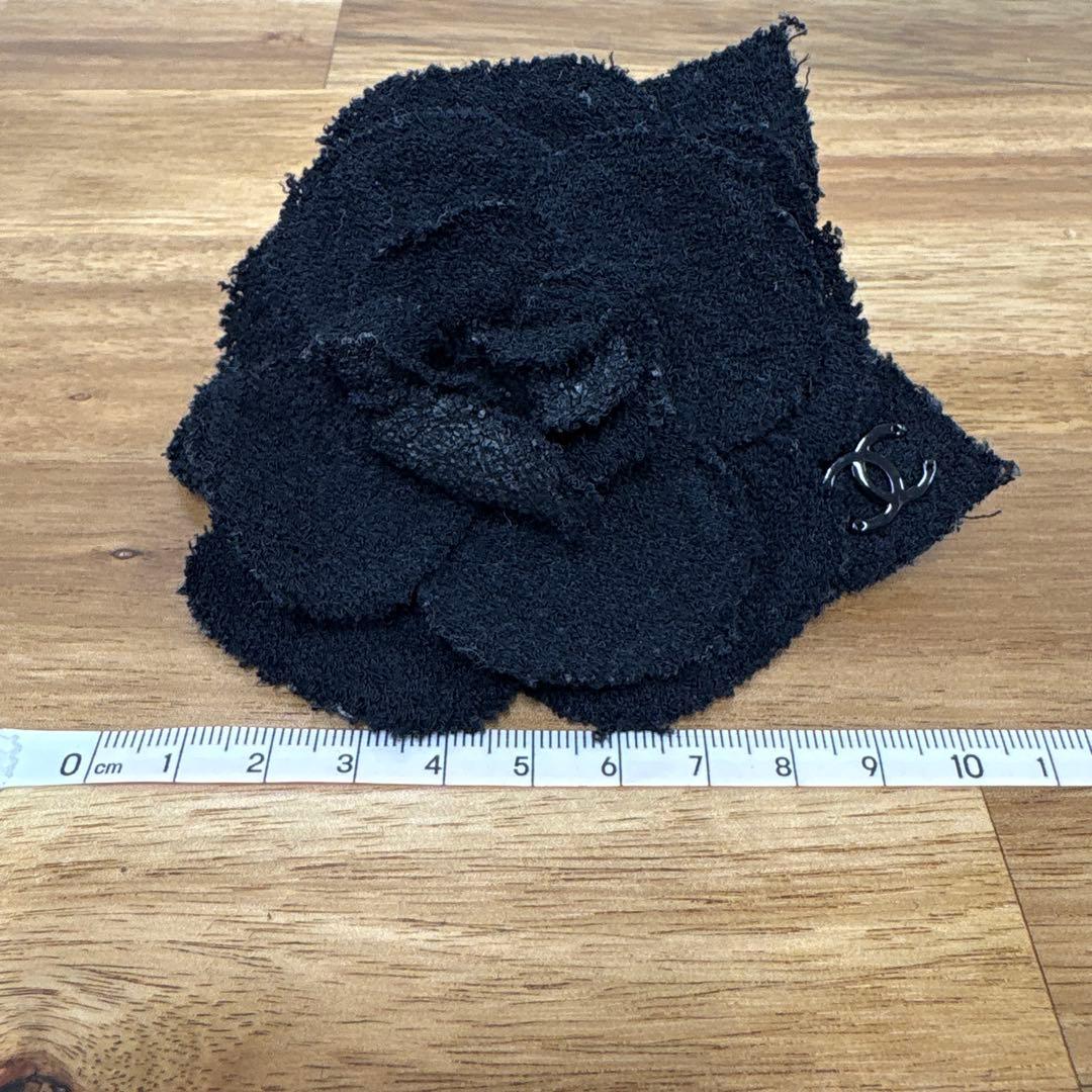 シャネル CHANEL 黒 花型 ブローチ 箱無し