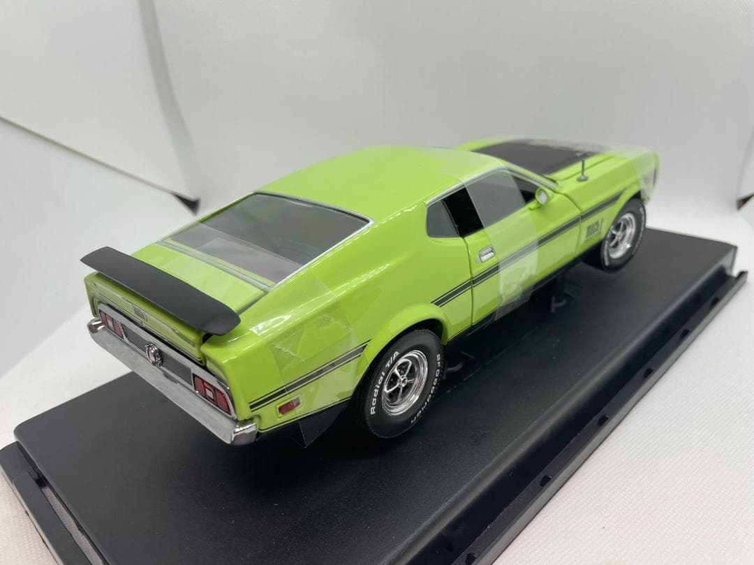105-008 サンスター 1/18 フォード マスタング 1971 Mach1