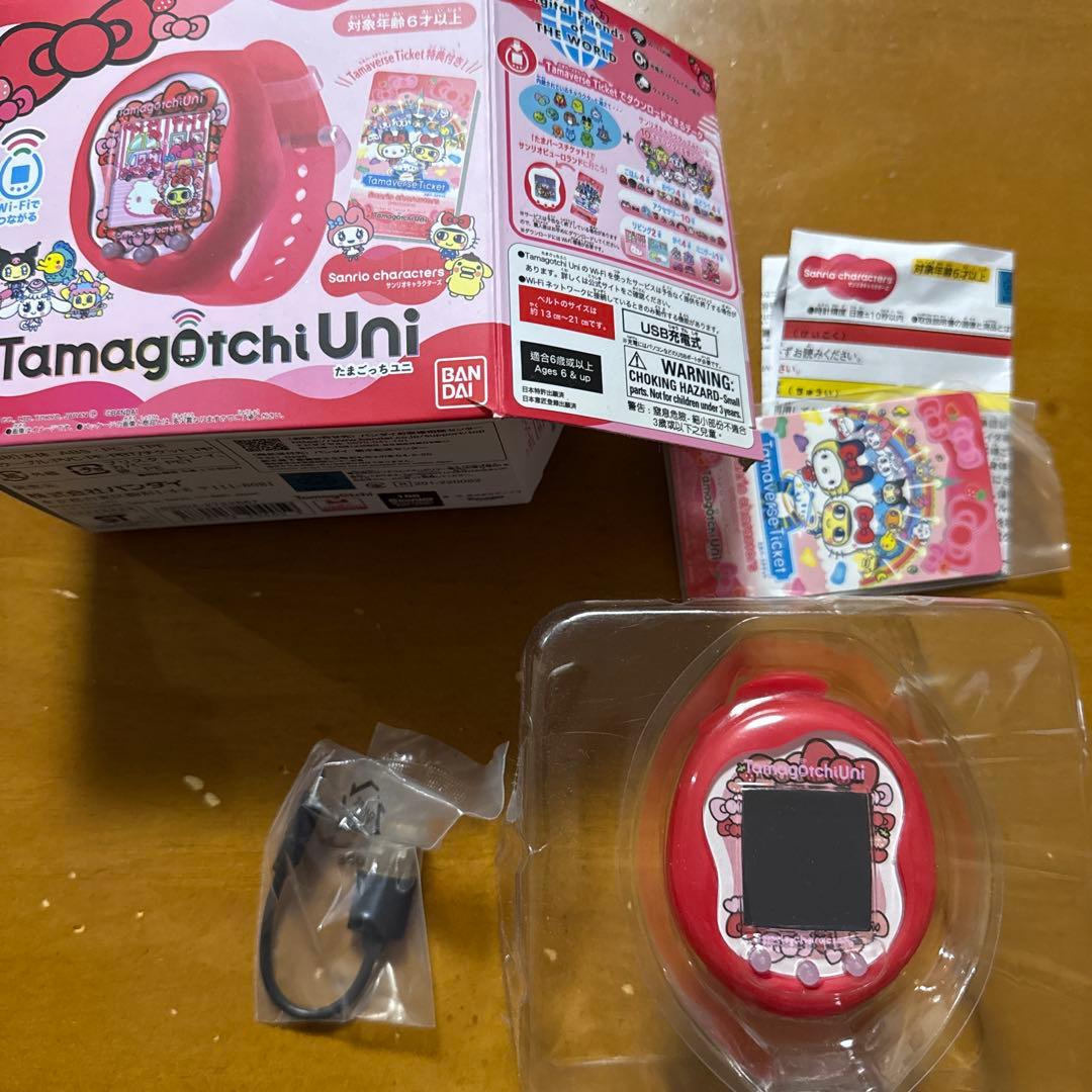BANDAI Tamagotchi Uni たまごっち　ユニ　サンリオ