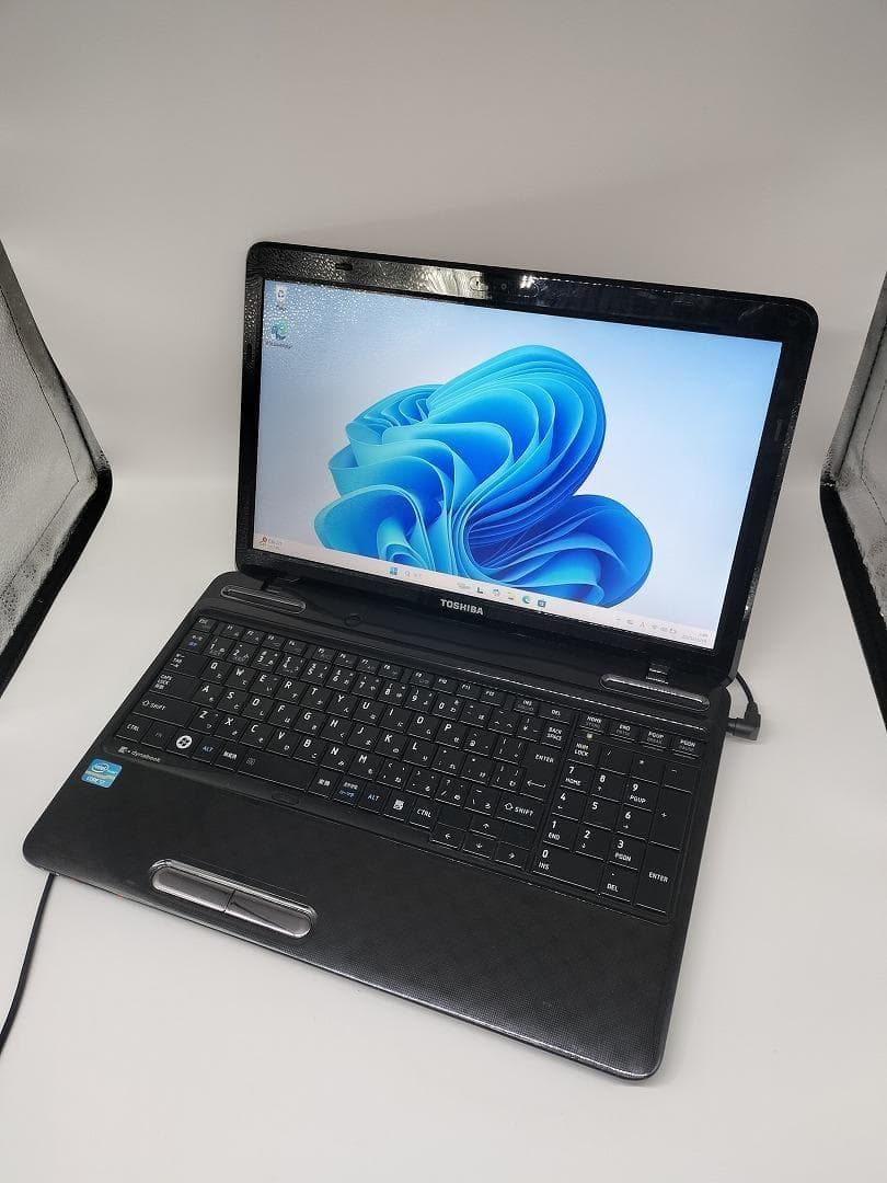 【東芝】爆速 Corei7/新品SSD256GB 15.6 ノートパソコン B7