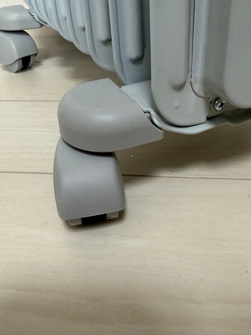 【美品】DeLonghi デロンギ オイルヒーターKHD410812-GC