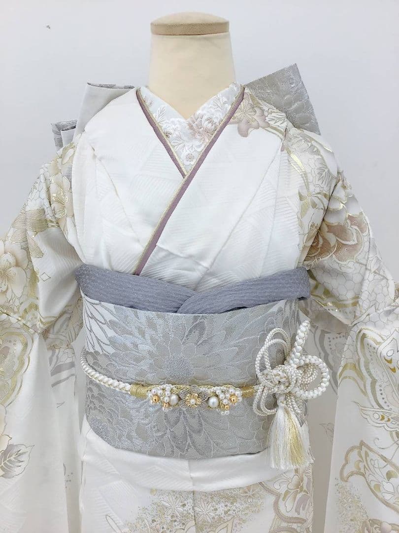 白地　金銀彩加工の上品な梅と菊の振袖フルセット