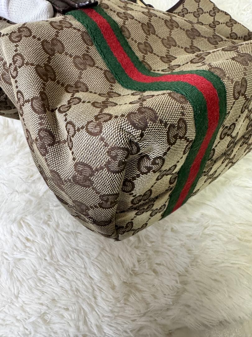 れ*な様 ✨美品✨グッチハンドバッグ GG柄シェリーライン　肩掛けベージュ系A4