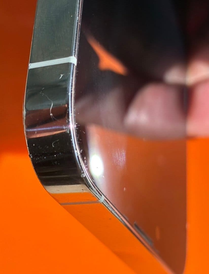 Apple iPhone 13 Pro 本体