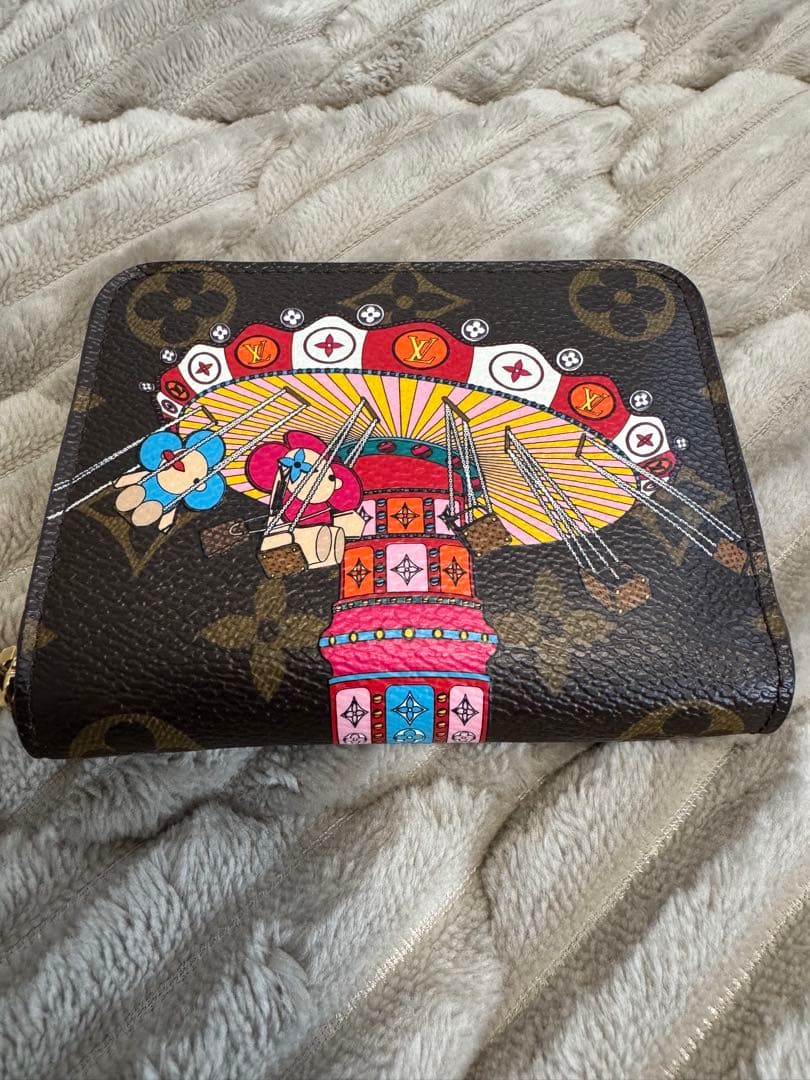 【ともみん】ルイヴィトン ヴィヴィエンヌ ジッピーパース 村上隆