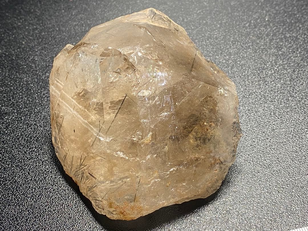 ザギ水晶　ザギマウンテンクォーツ 578g レインボー