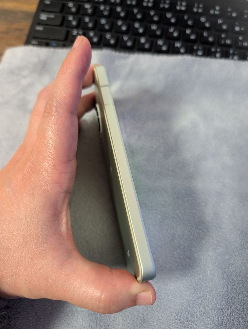 美品、AQUOS sense8（docomo）