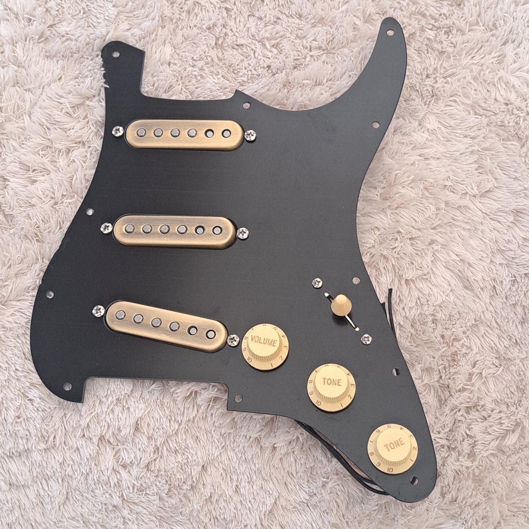 金属風ストラトSSSアセンブリ　CS69復刻　高品質　アルミピックガード＆カバー