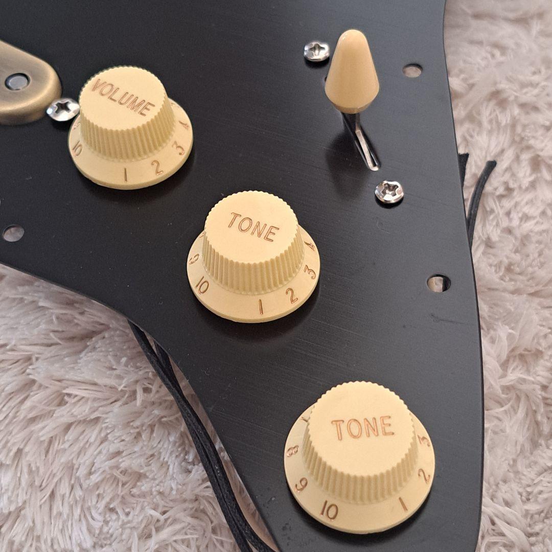 金属風ストラトSSSアセンブリ　CS69復刻　高品質　アルミピックガード＆カバー