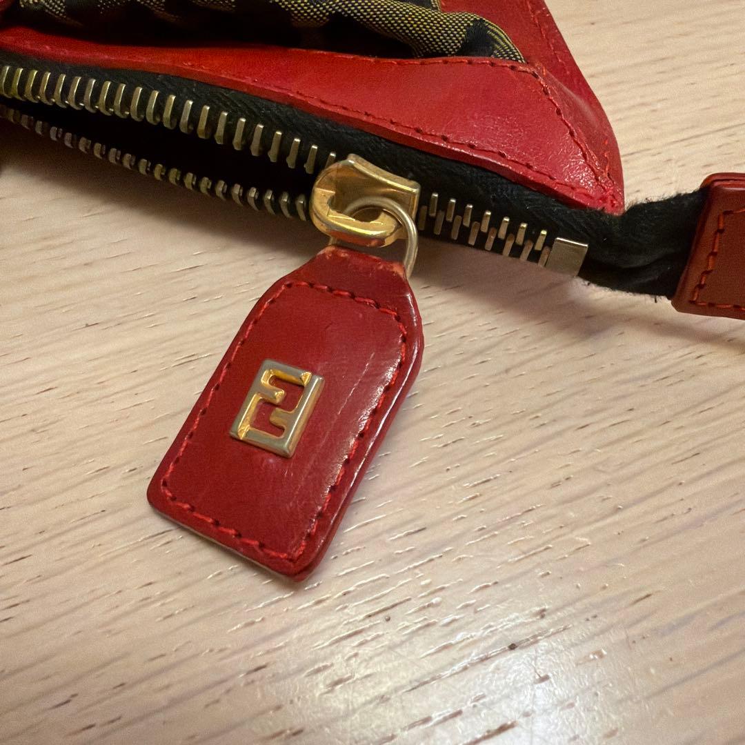 FENDI ヒョウ柄ハンドバッグ 可愛いハンドル　軽量　今年のラッキーカラー赤