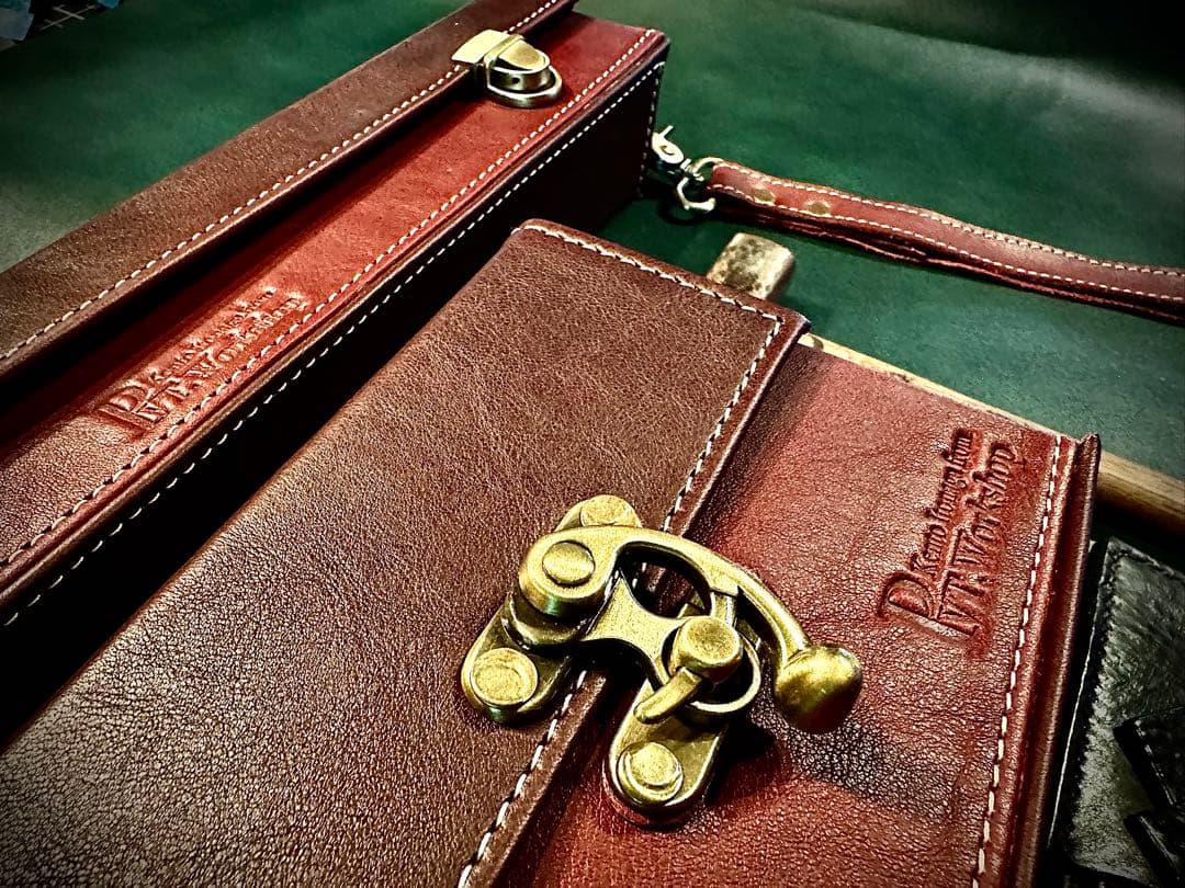 月末決算SALE！Pvt.Workshop 極　CL 本革　デッキケース　プレマ