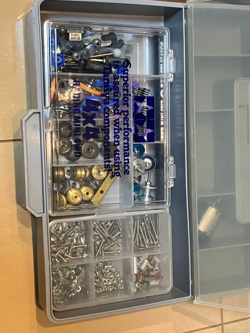 ミニ四駆 4台&ピットボックスセット