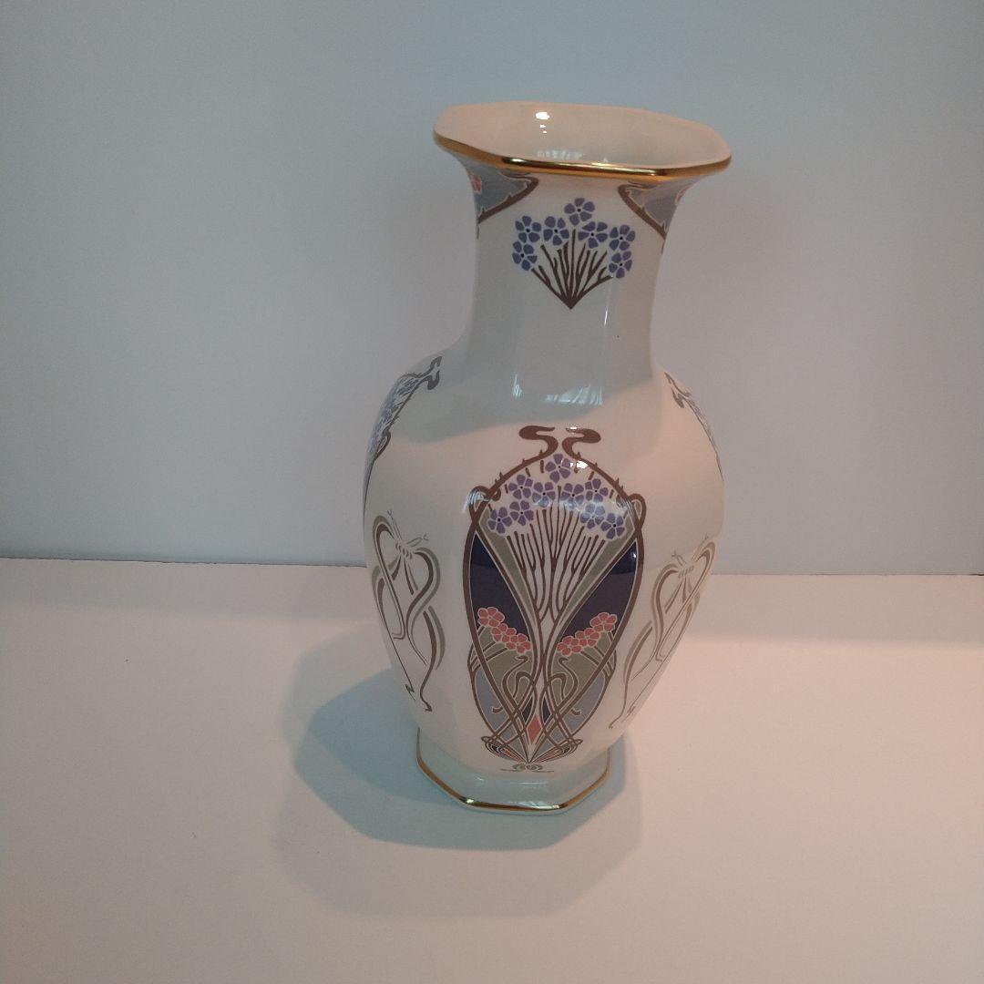 LIBERTY リバティ　アールヌーヴォー風 陶器花瓶