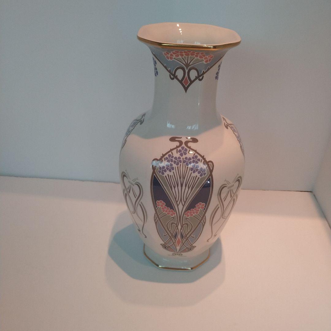 LIBERTY リバティ　アールヌーヴォー風 陶器花瓶