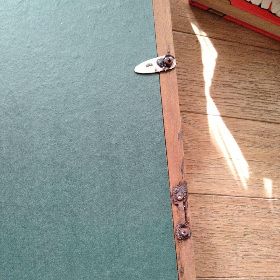 新幹線開通記念鉄道線路輪切り金色木製フレーム 赤背景 アート作品