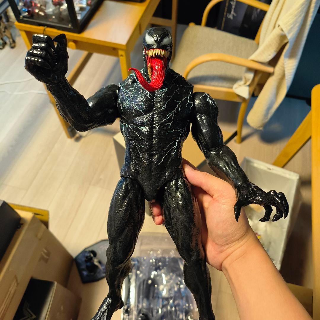 ホットトイズ ヴェノム：レット・ゼア・ビー・カーネイジ１／６スケールフィギュア