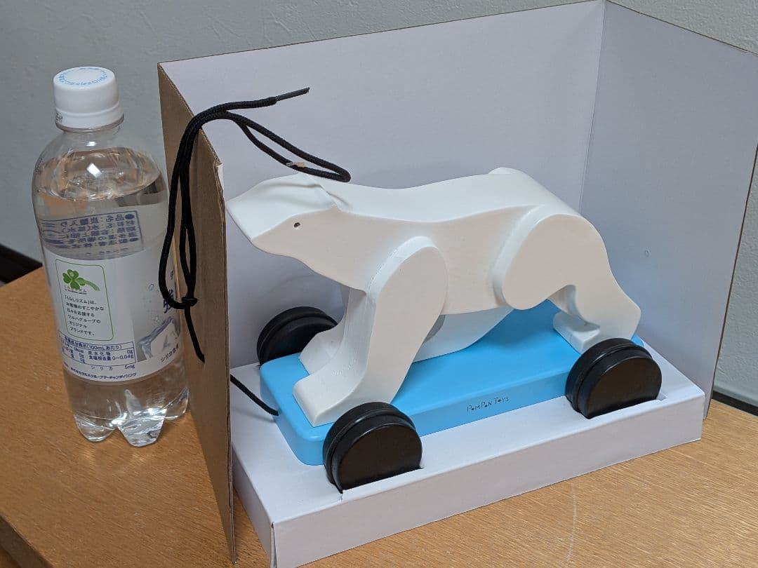 新品オルセー美術館のポンポン　木製おもちゃ　シロクマ　パリ　お土産　グッズ