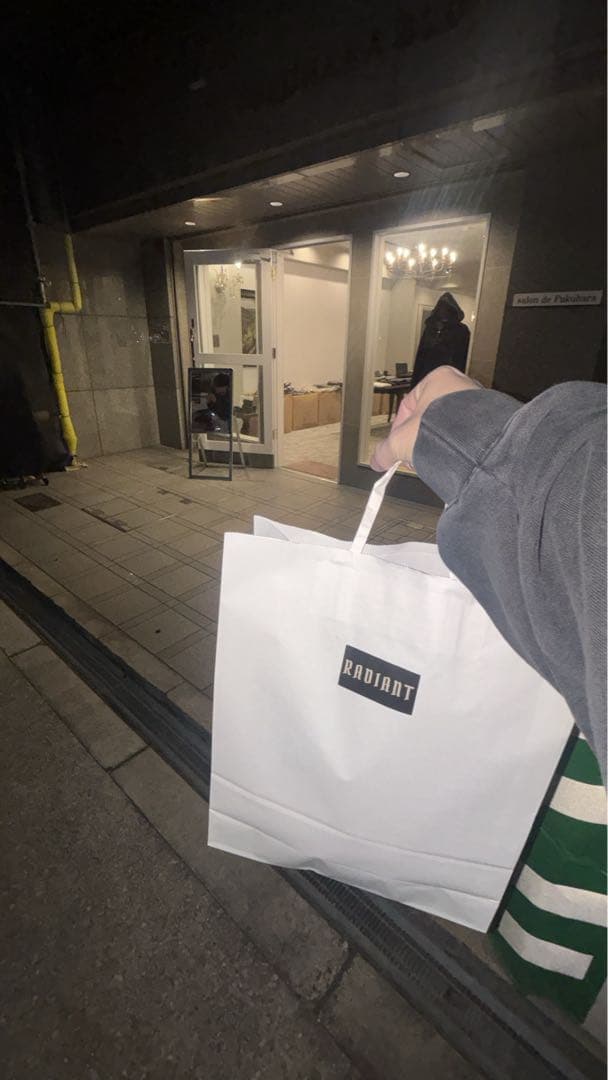 RADIANT パーカー (今のところPOPUP限定) らんくん着用