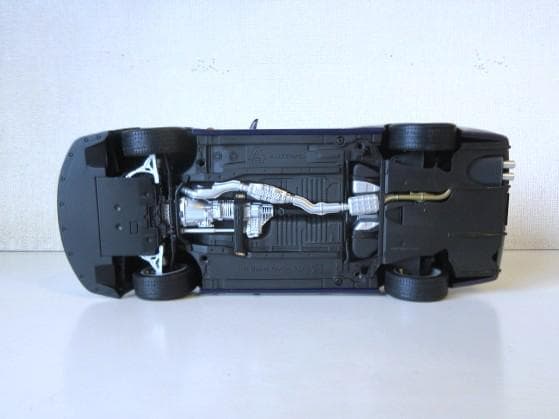 特価 AUTOart 1/18 スカイライン GT-R ミッドナイトパープル