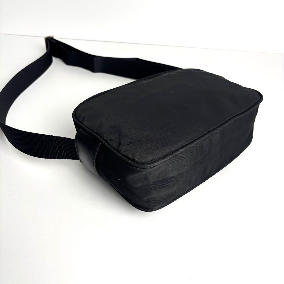 極美品 PRADA プラダ ショルダーバッグ カメラバッグ ナイロン レザー