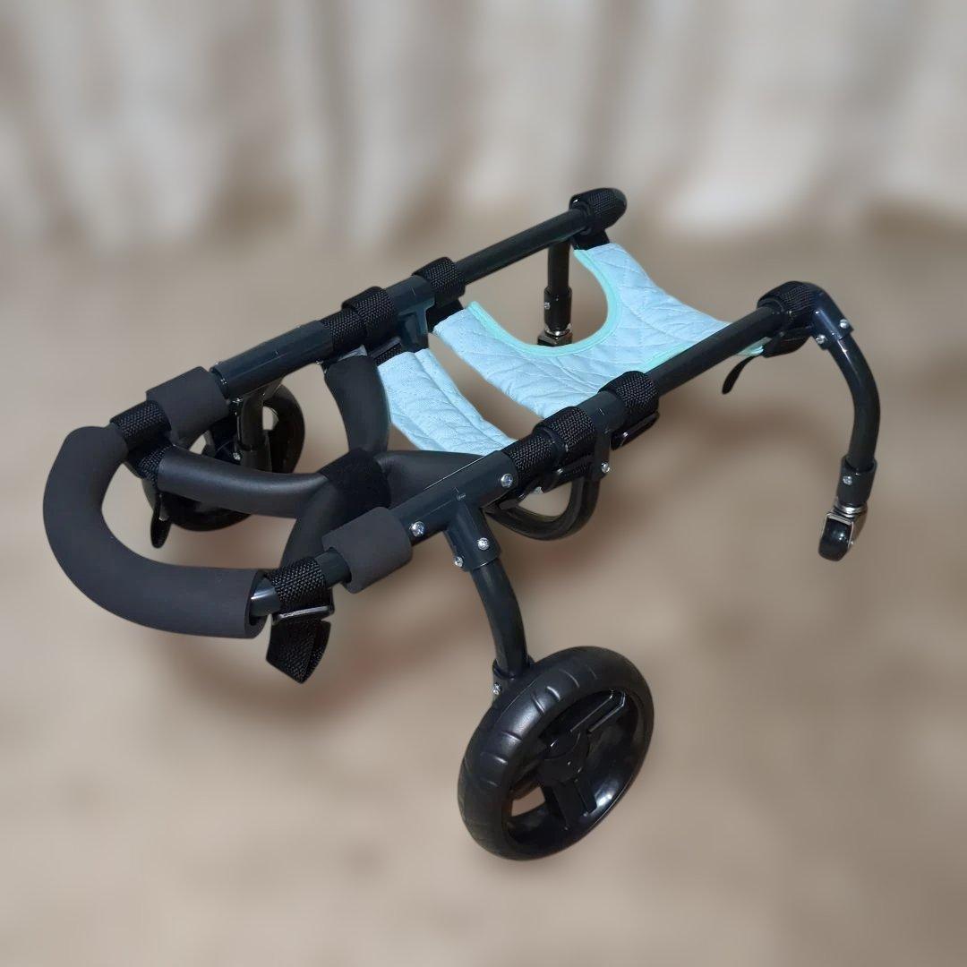 ワンちゃん4輪　リハビリ　食事補助　犬用車椅子　介護補助　犬の歩行器