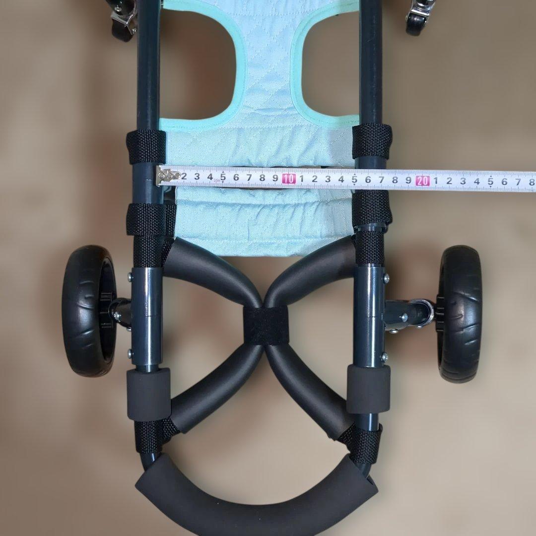 ワンちゃん4輪　リハビリ　食事補助　犬用車椅子　介護補助　犬の歩行器