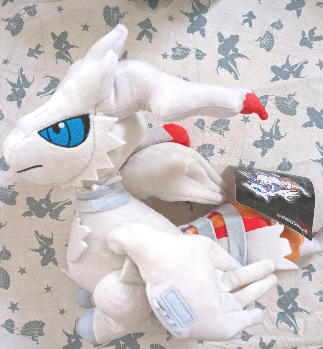 ポケモンセンター　レシラム　ボスごっこ　ぬいぐるみ