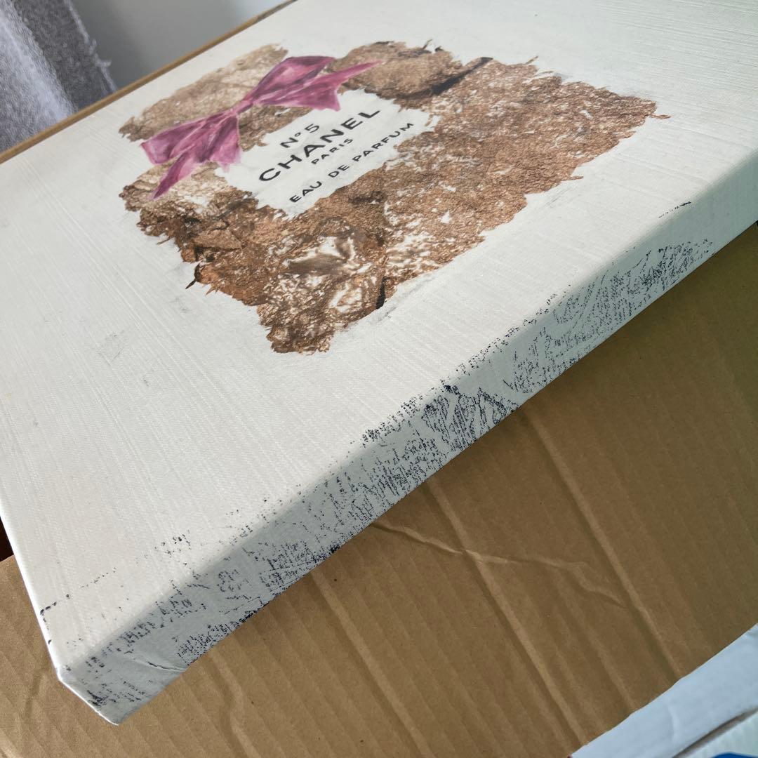 オリバーガル　シャネル