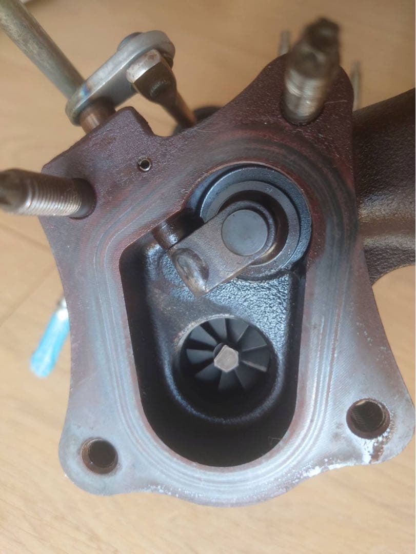 アルトターボRS 純正タービン　取り付け箇所タップ、ダイス済み