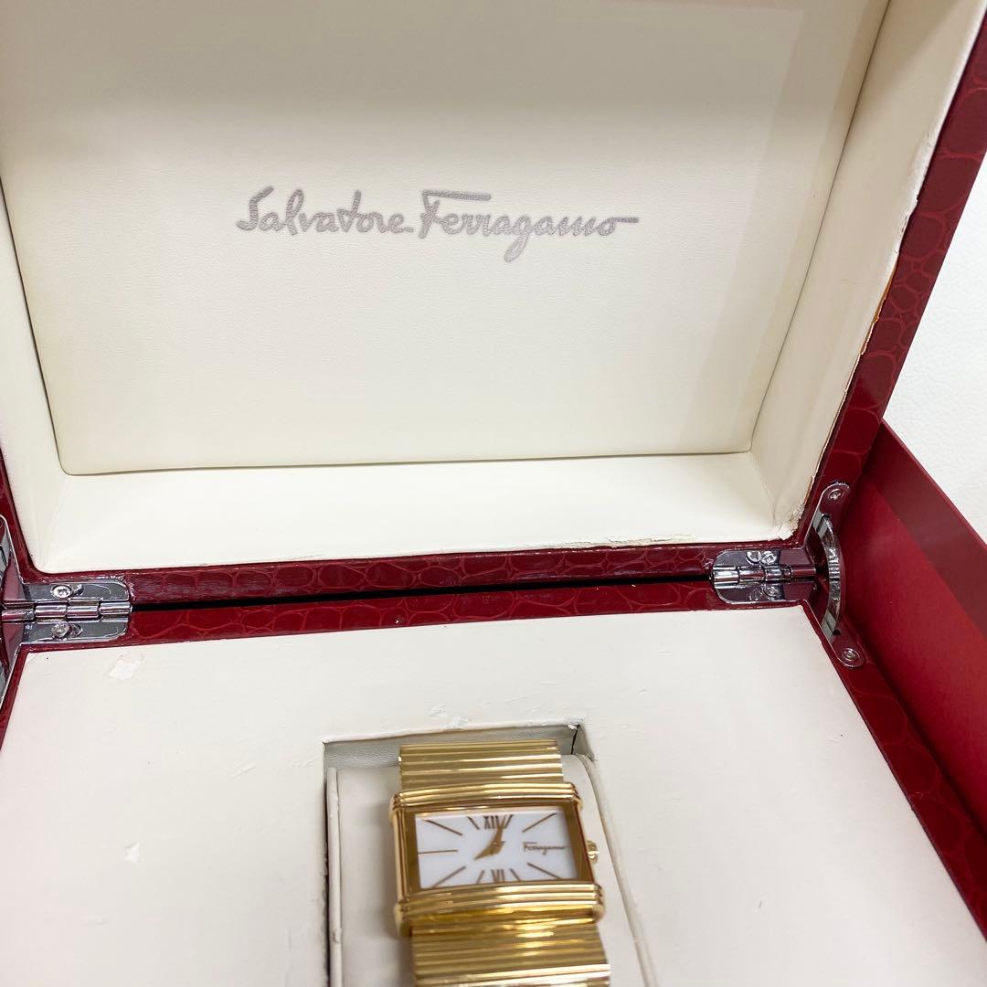 レア❣️フェラガモ ヴァラ　ゴールド　時計