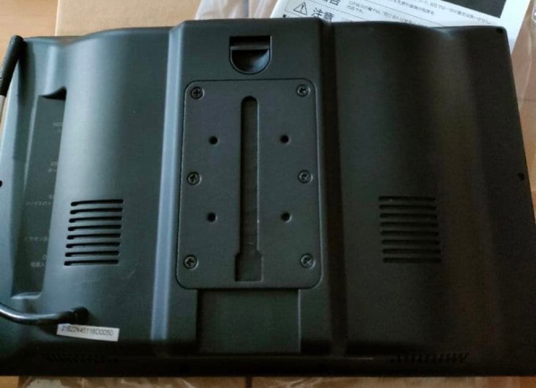 DVDプレイヤー内蔵11.6インチヘッドレストモニター　車載