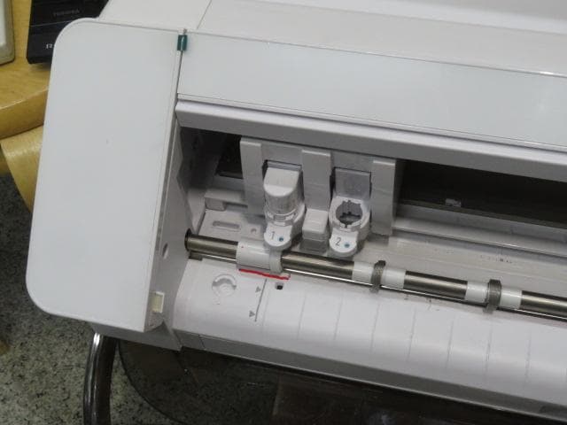 カッティングマシン ホワイト ダブルカッター　cameo４　プラス