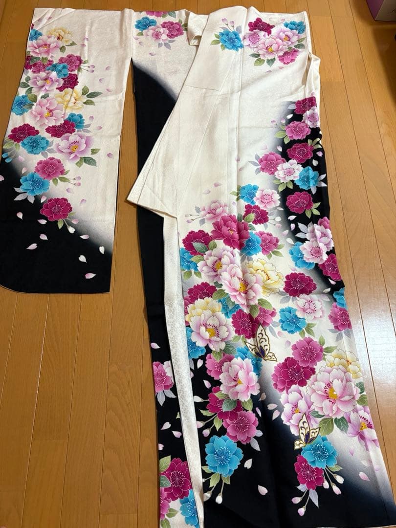限界価格‼️【限定フルセット】成人式　結婚式　振袖　白　黒　花柄帯