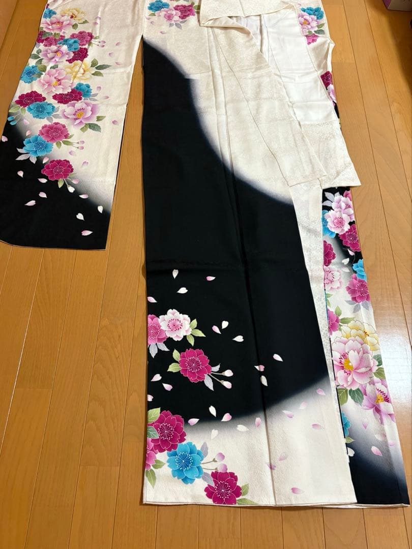 限界価格‼️【限定フルセット】成人式　結婚式　振袖　白　黒　花柄帯