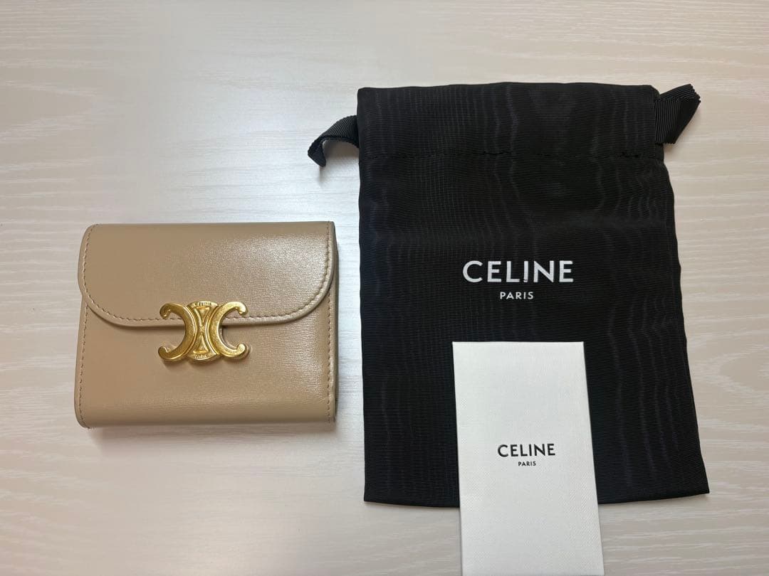 【値下げしました】CELINE セリーヌ 二つ折り財布 ベージュ サファリ