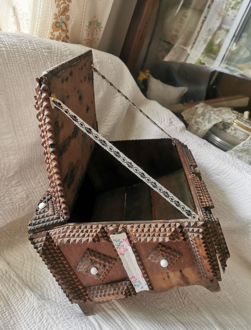 アンティーク トランプアート 木工レース細工ボックス 針箱 フレンチファブリック