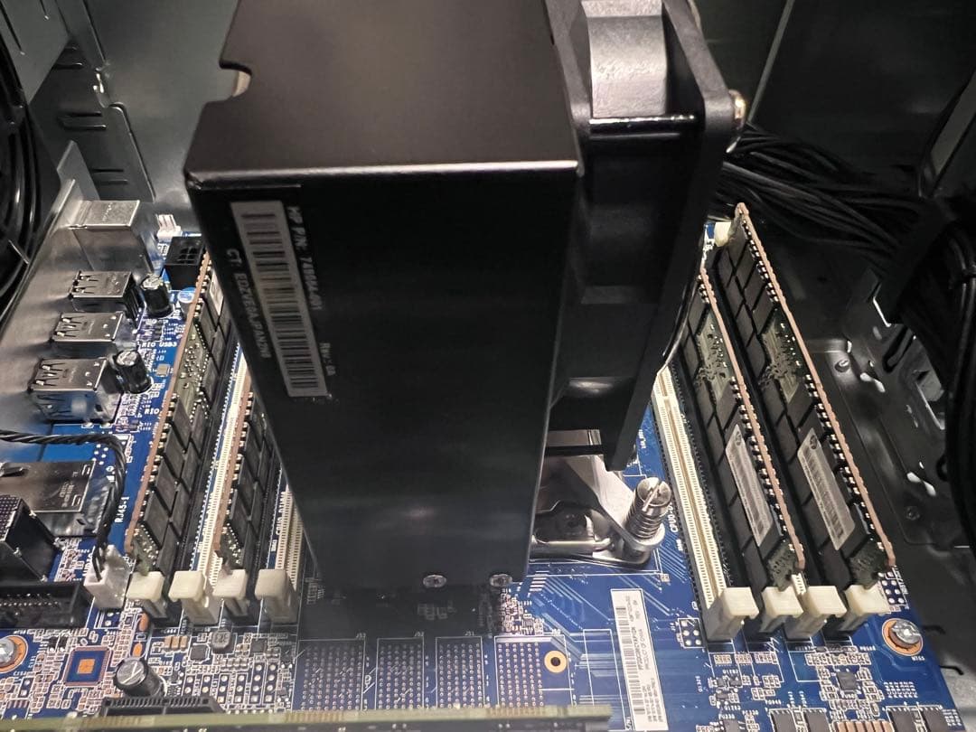 HP z440 ハードディスクなし　自作用