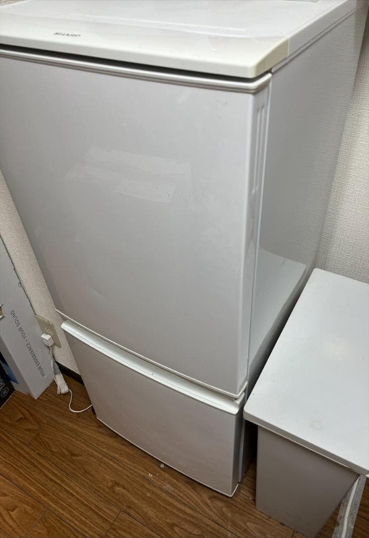 【たのメル便】SHARP製冷蔵庫 SJ-D14A-W 137L