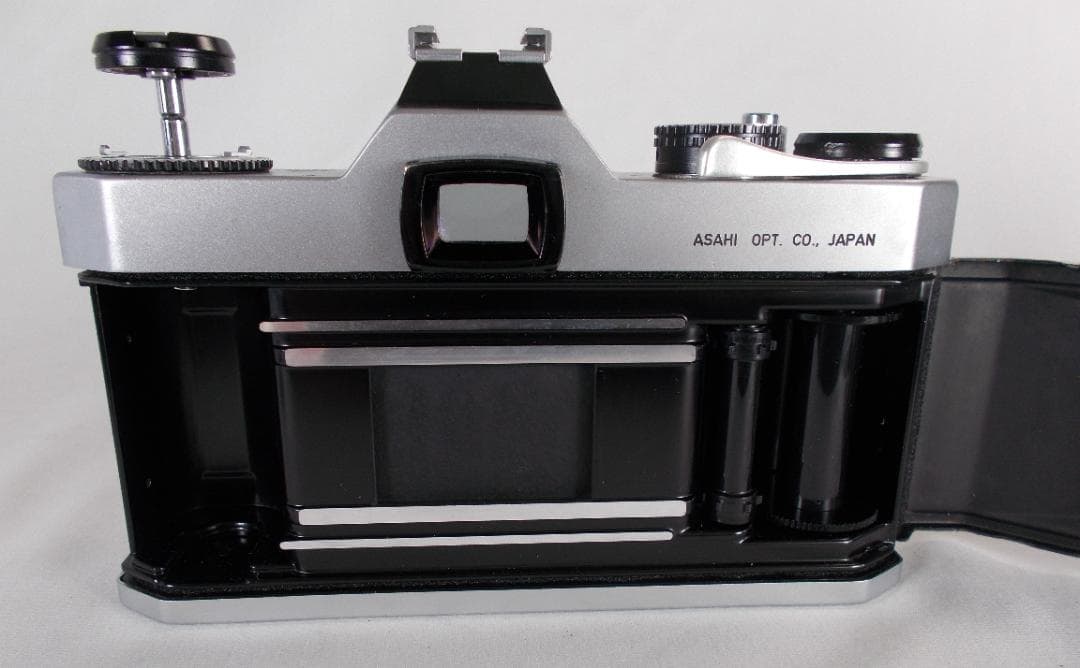 フィルムカメラ 整備済 完動品　Pentax SPF + f/1.8　L256