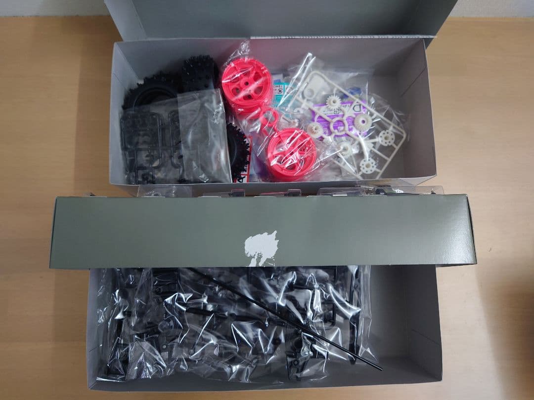 未走行品、タミヤ 1/10 電動RC アバンテ2011 ブラックスペシャル