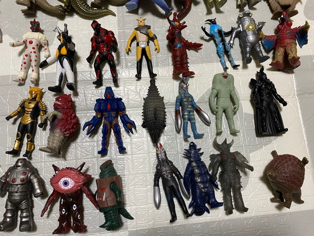 （美品）ウルトラマン　怪獣フィギュア　まとめ　76体　おまけ付き