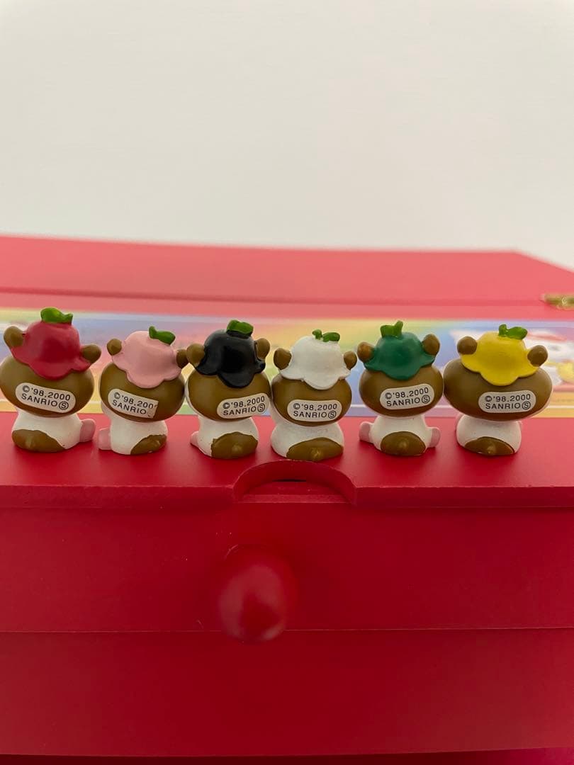 数量限定価格　サンリオ　幸運を呼ぶ開運マスコット　コロコロクリリン　6種×10個